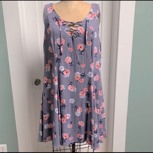 TORRID FLORAL PRINT LACE UP CRINKLE GAUZE LOOSE FIT TRAPEZE SUMMER DRESS SIZE 2 - Picture 2 of 8
